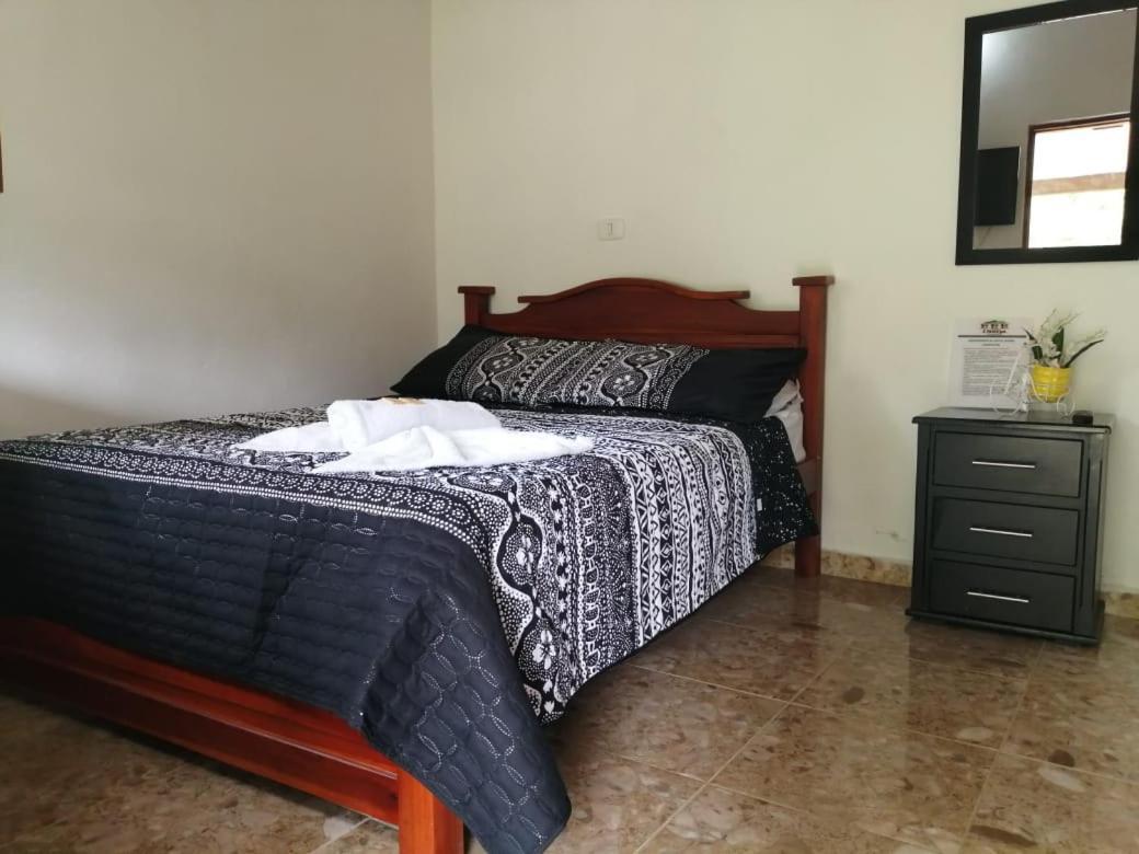 Hotel Dulce Campestre คาร์ดิน ภายนอก รูปภาพ